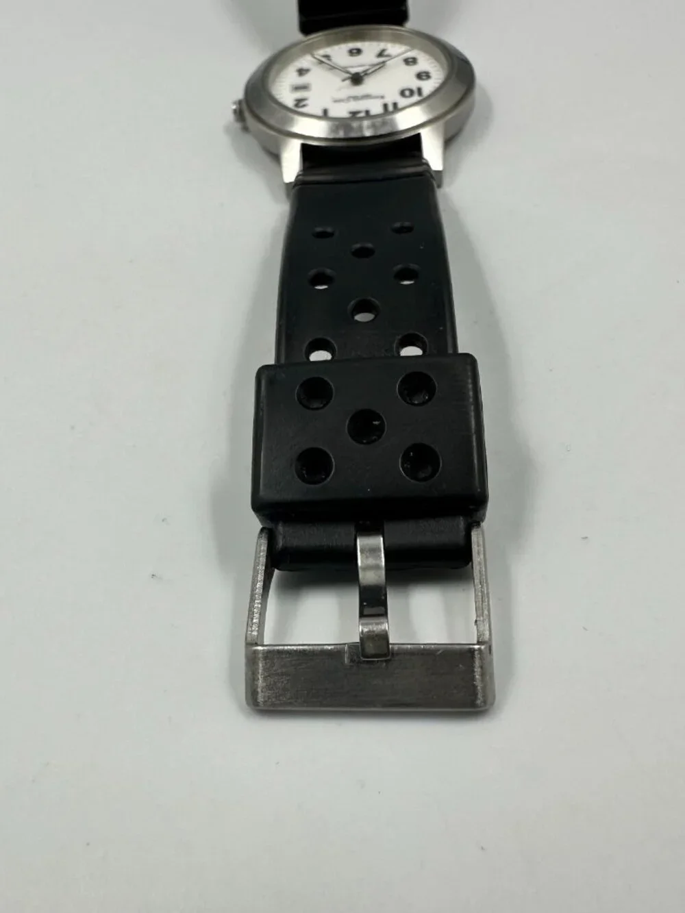 Kenneth Cole Watch Men Silver Tone White Dial Date Window New Battery 10